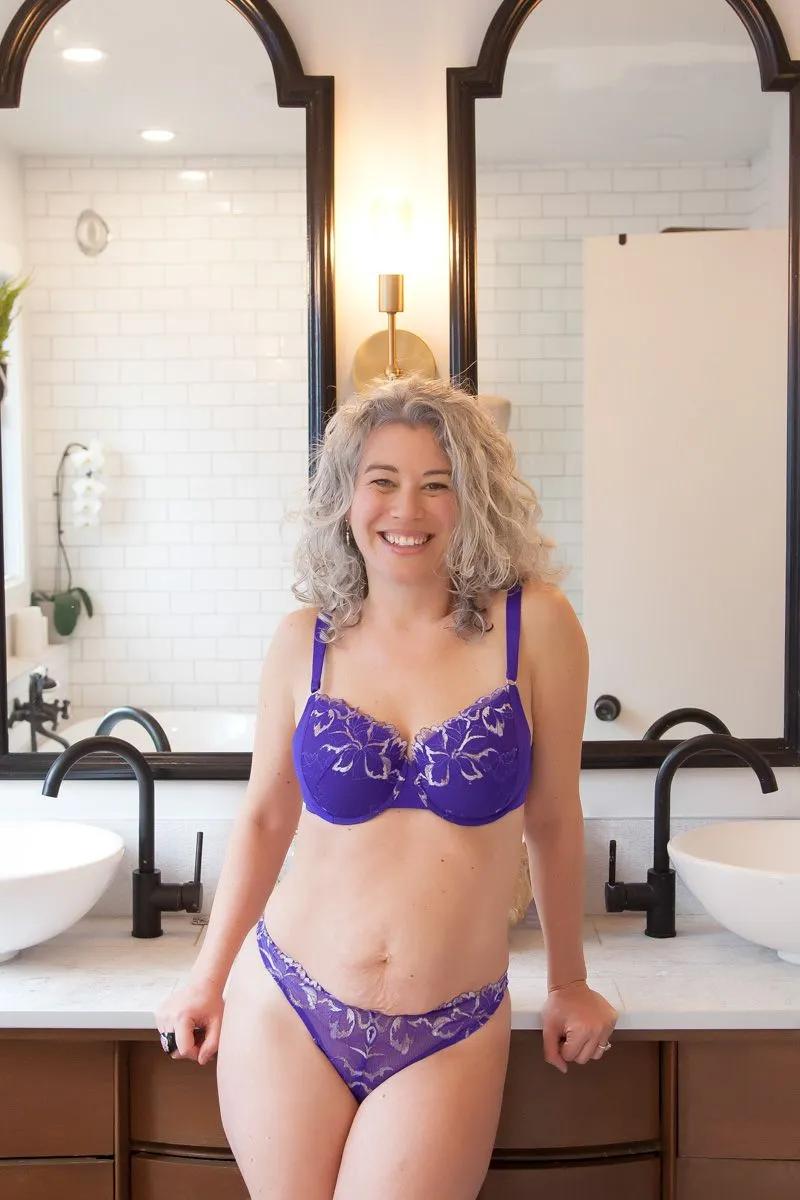 purplel ingerie photo